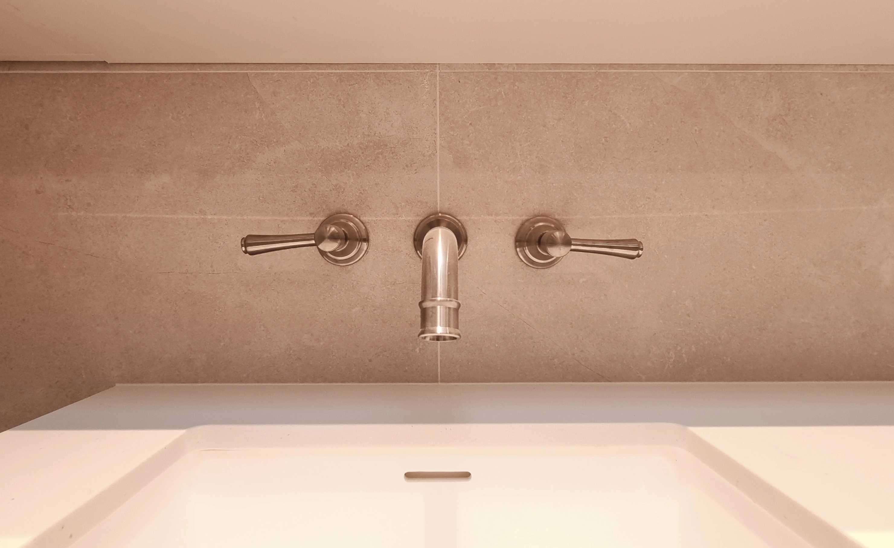 Coldstream House bathroom